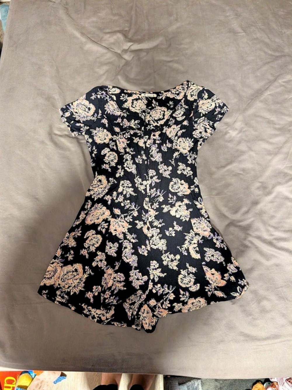 BILLABONG Floral Romper in Black & Pink Like New